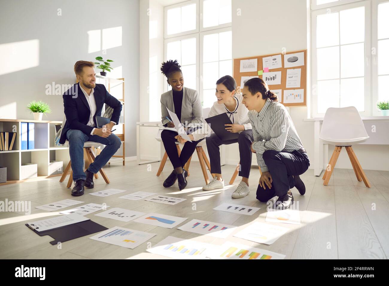 Teamwork, Brainstorming, Mixed Race Corporate Staff Konzept Stockfoto