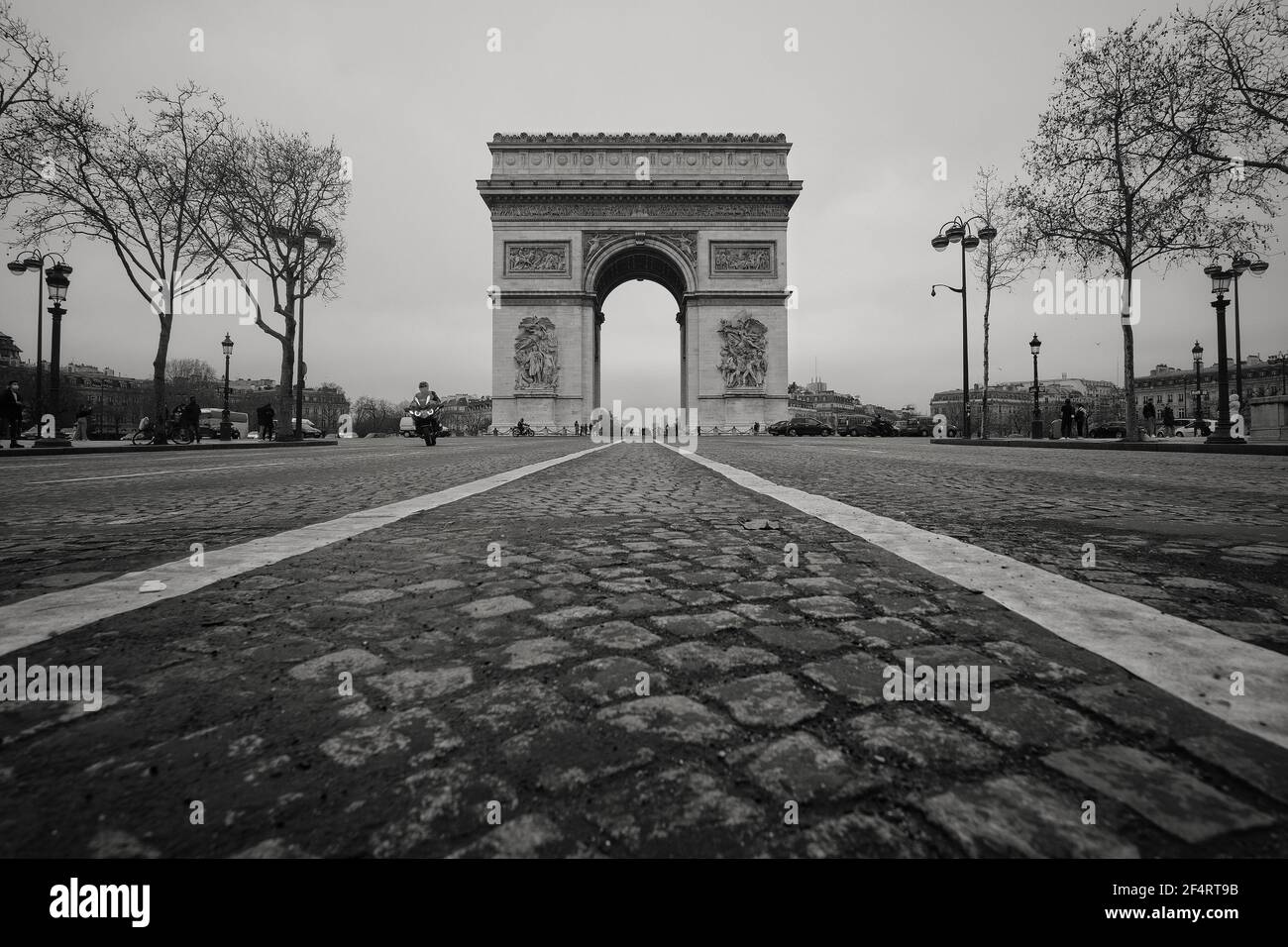 Paris, Frankreich - 31. Januar 2021 : Blick auf den Triumphbogen in Paris Frankreich Stockfoto