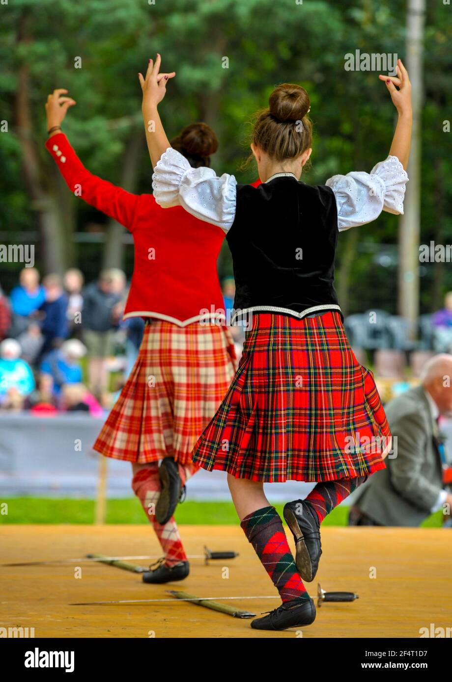 Highland Tänzer bei den Highland Games, Ballater Monaltrie Park, Royal Deeside, Ballater, Aberdeenshire. Stockfoto