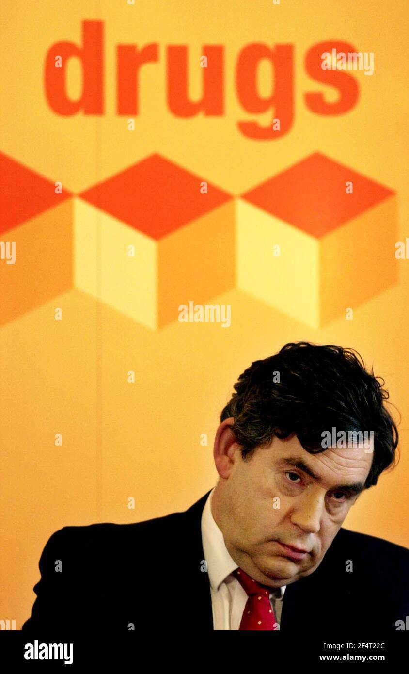 Gordon Brown spricht heute, April 2001 startete Gemeinden gegen Drogen Stockfoto