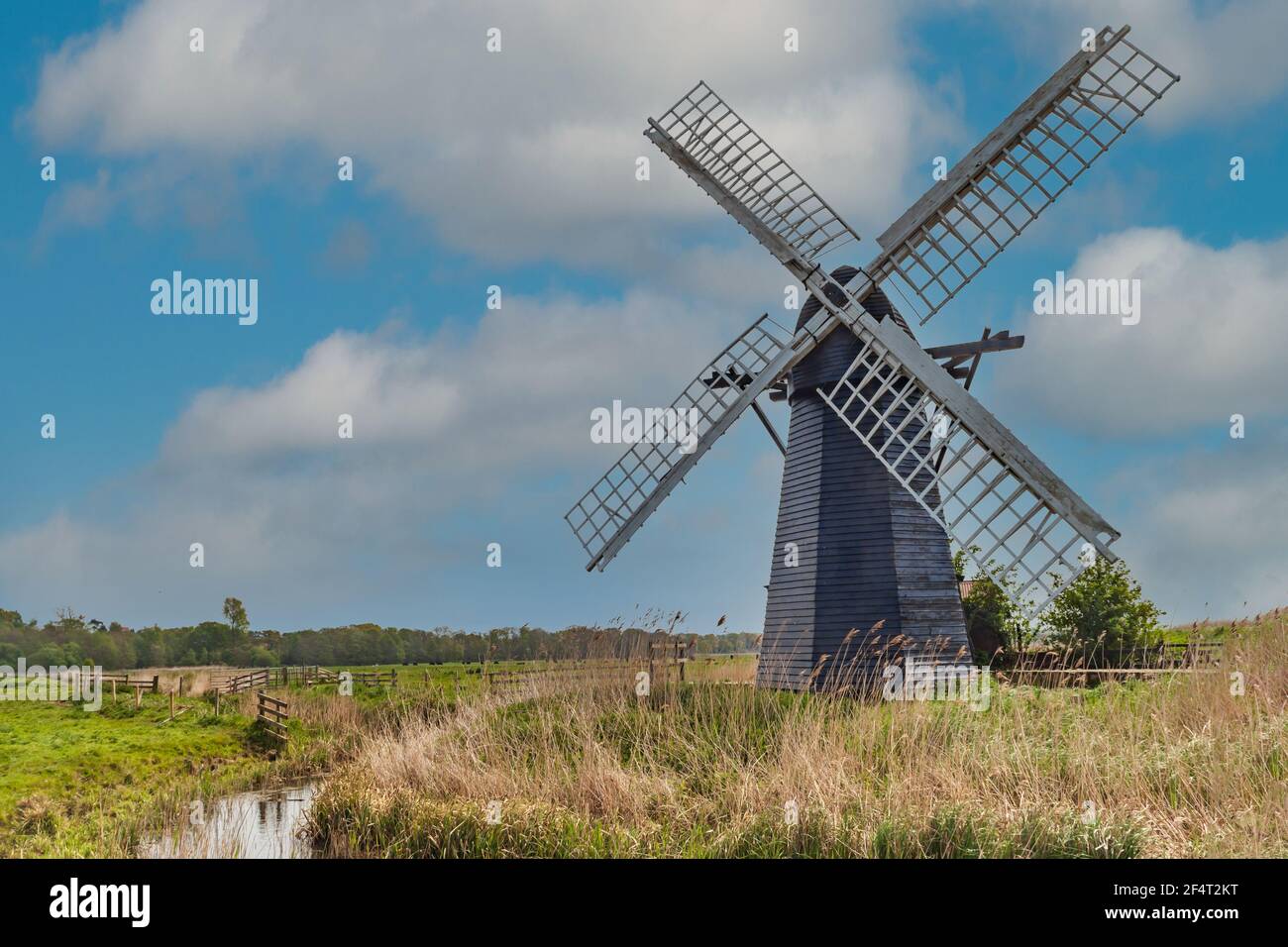 Herringfleet Mill oder Walker's Mill ist eine denkmalgeschützte Schmausmühle in Herringfleet, Suffolk, England Stockfoto