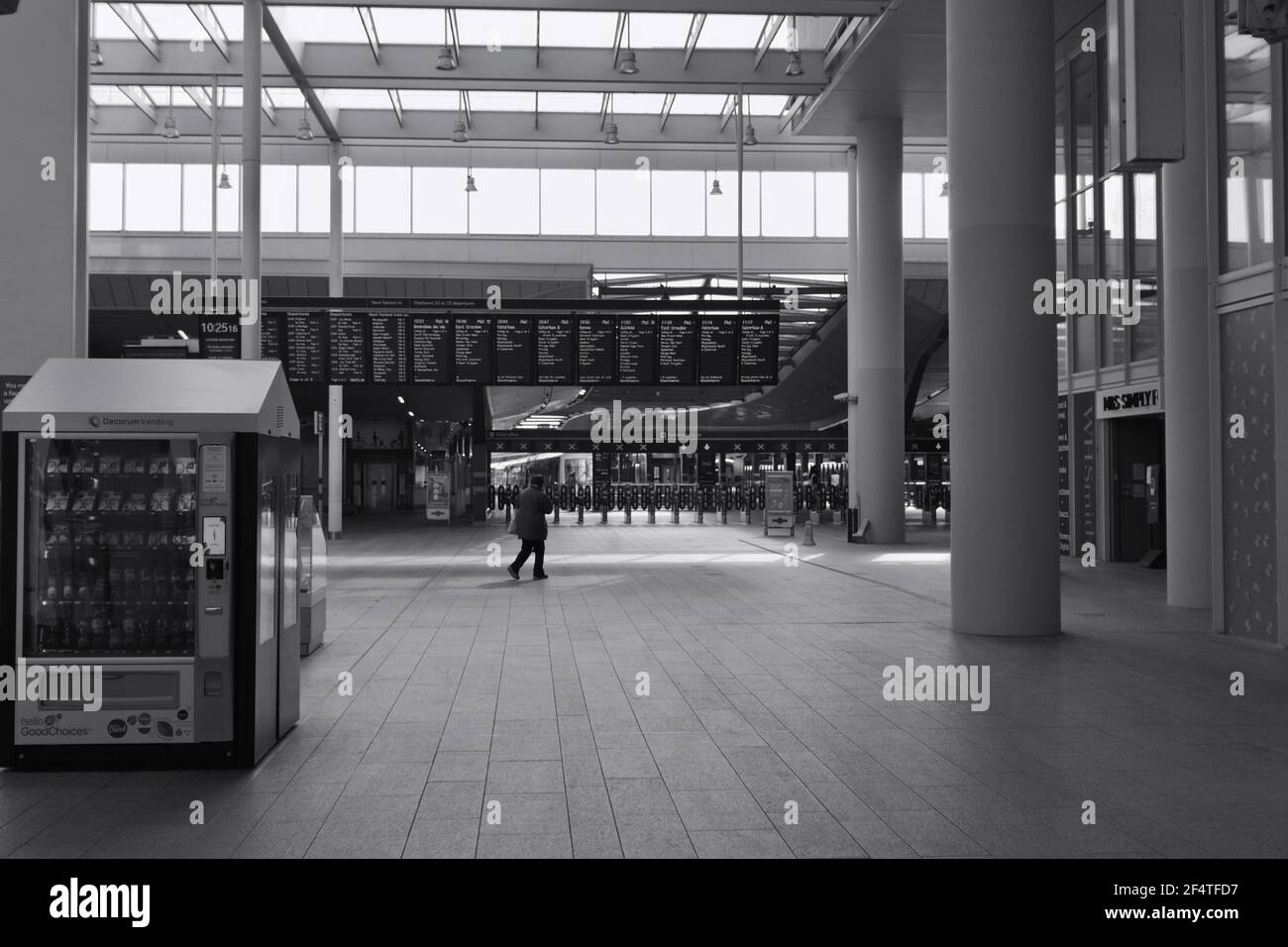 London Bridge Station während der Hauptverkehrszeit am Montagmorgen..1 Jahre Von Covid Lockdown Stockfoto