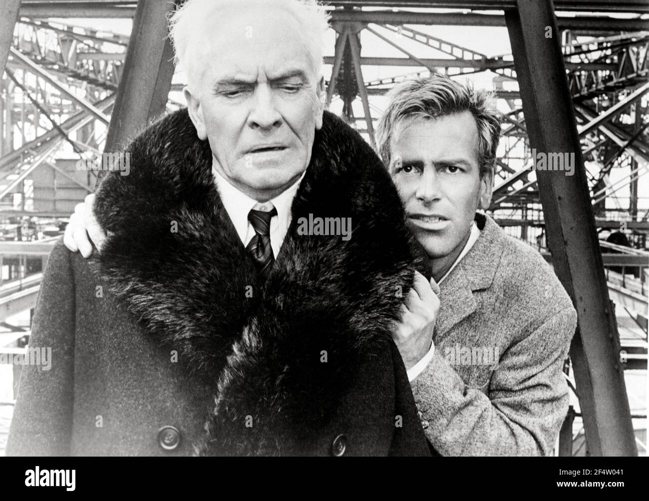 MAXIMILIAN SCHELL und FREDRIC MARSCHIEREN in DER VERURTEILUNG VON ALTONA (1962) -Originaltitel: I SEQUESTRATI DI ALTONA-, Regie VITTORIO DE SICA. Kredit: 20th CENTURY FOX / Album Stockfoto