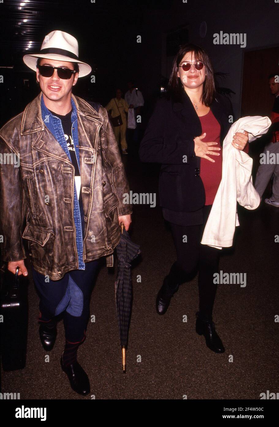 Robert Downey Jr Und Deborah Falconer 1993 Quelle Ralph Dominguez Mediapunch Stockfotografie Alamy Robert Downey Jr Und Deborah Falconer 1993 Quelle Ralph Dominguez Mediapunch Stockfotografie Alamy