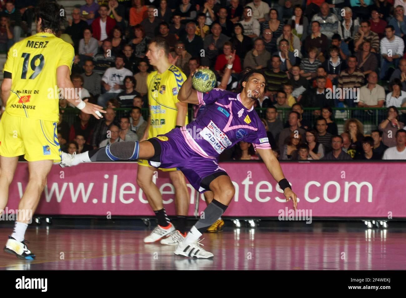 HANDBALL - FRANZÖSISCHE MEISTERSCHAFT D1 2009/2010 - NANTES (FRA) - 15/11/2009 - FOTO : JEAN MARC MOUCHET / DPPINANTES V TOULOUSE - SEUFYANN SAYAD (NAN) Stockfoto