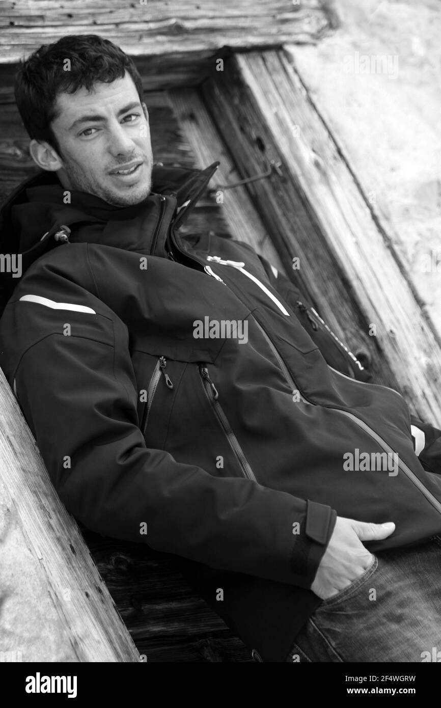 MISCS - FEATURE KILIAN JORNET (ESP) - 12/01/2011 - FOTO : JEAN-MARC MOUCHET / DPPI - DOPPELSIEGER DER ULTRA TOUR DU MONT BLANC 2008 UND 2009 (TRAILRUNNING) - SIEGER DER PIERRA MENTA 2008 UND 2010 - WELTMEISTER 2010 ALPINISMUS SKIFAHREN Stockfoto