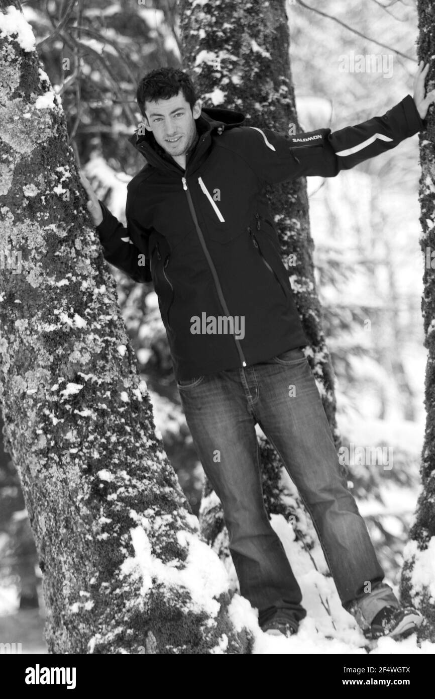 MISCS - FEATURE KILIAN JORNET (ESP) - 12/01/2011 - FOTO : JEAN-MARC MOUCHET / DPPI - DOPPELSIEGER DER ULTRA TOUR DU MONT BLANC 2008 UND 2009 (TRAILRUNNING) - SIEGER DER PIERRA MENTA 2008 UND 2010 - WELTMEISTER 2010 ALPINISMUS SKIFAHREN Stockfoto