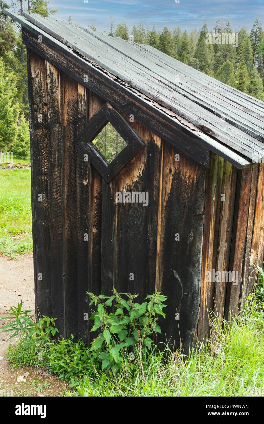 Nordamerika; Usa; Montana; Historische Stätten; Montana State Park; Garnet State Park; Geisterstadt; Outhouse Stockfoto
