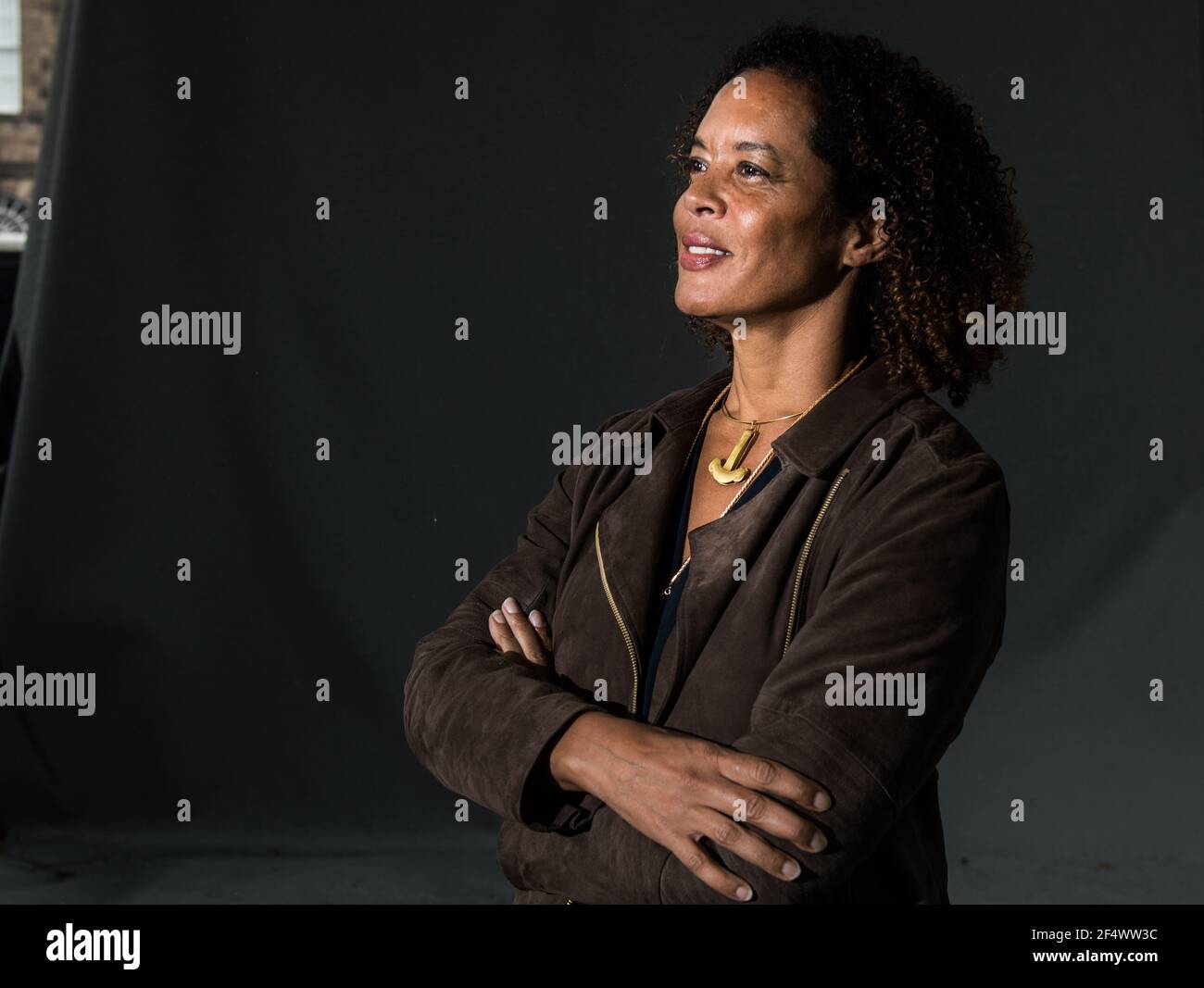 Edimburgh, Schottland. 19. August 2018. Die schottische und Sierra-leonische Schriftstellerin Aminatta Forna nimmt während des Edinburgh International Book Fe an einer Fotoserie Teil Stockfoto