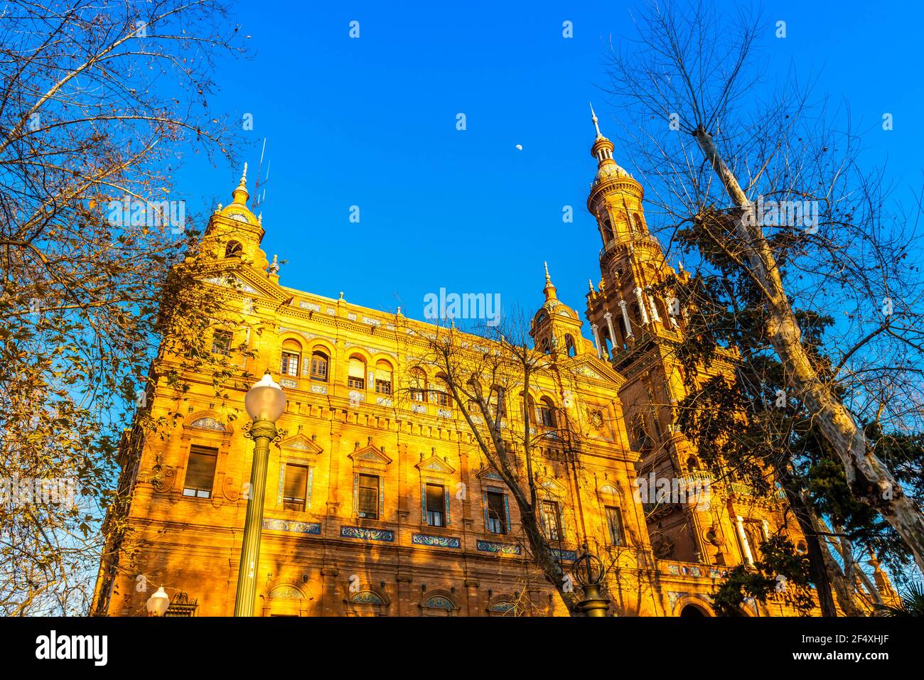 Spanische Schritte am Ende des Tages, in Sevilla, Andalusien, Spanien Stockfoto