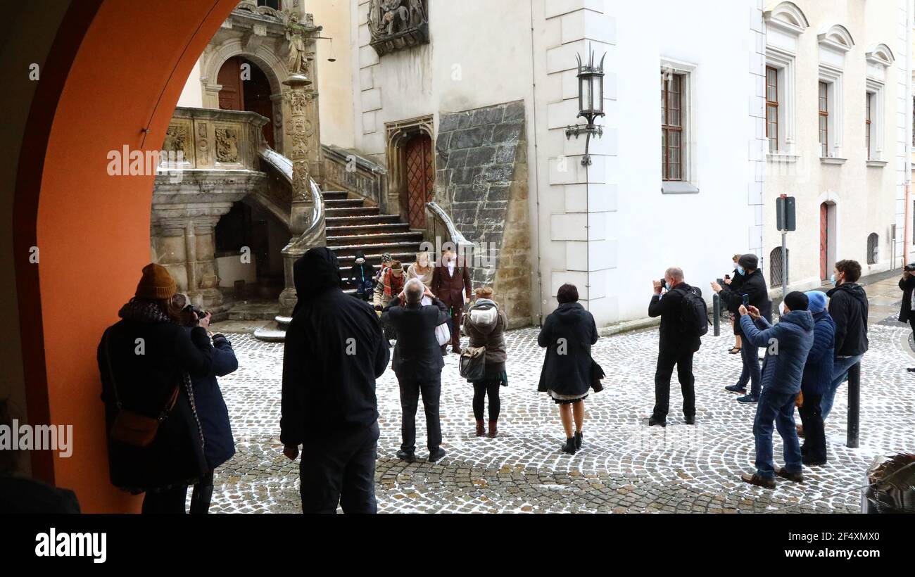 Etwas seltener zu sehen, eine Hochzeit während der Corona Pandemie in Görlitz am 20.03.2021 Stockfoto