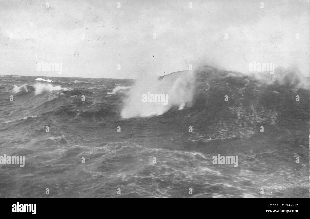 Kreuzfahrten der Hamburg-Amerika-Linie, um 1910. Meeresabsorption bei Wellen Stockfoto