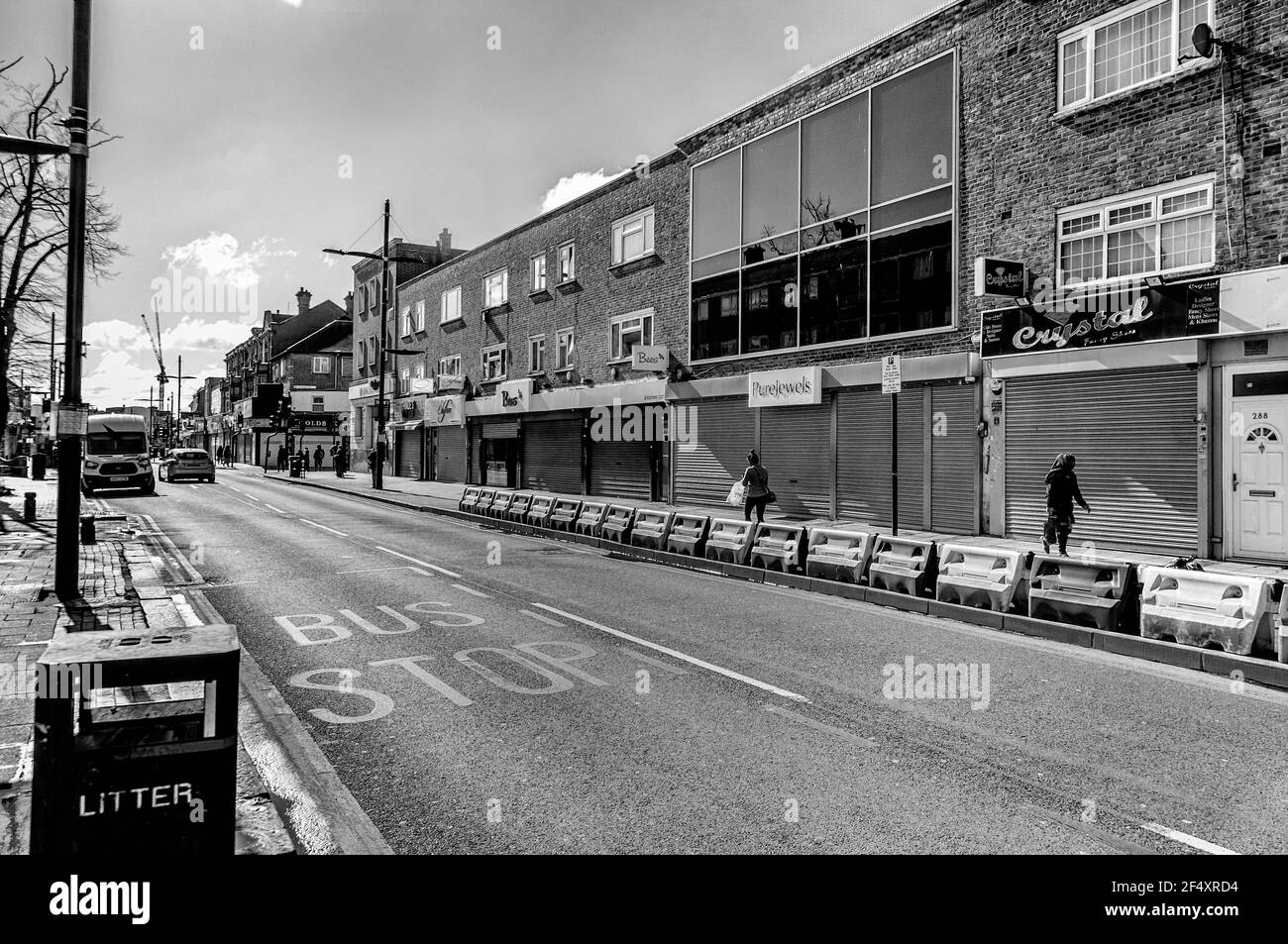 High Street mehrere Geschäfte dauerhaft schließen nach der Coronavirus Sperre, Green Street, monochrom Stockfoto