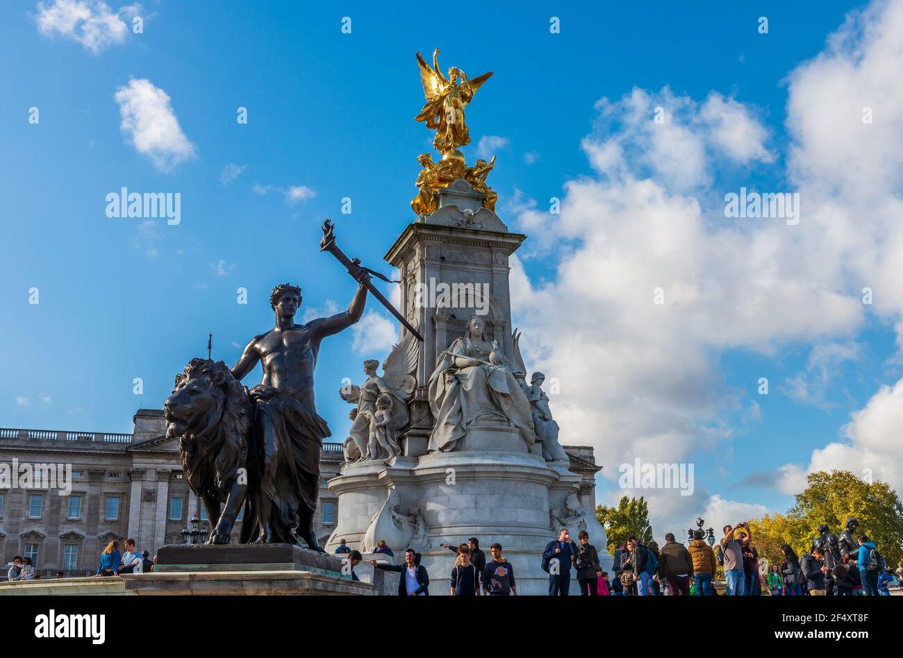 Das Queen Victoria Memorial im Buckingham Royal Palace in London, England, Großbritannien Stockfoto