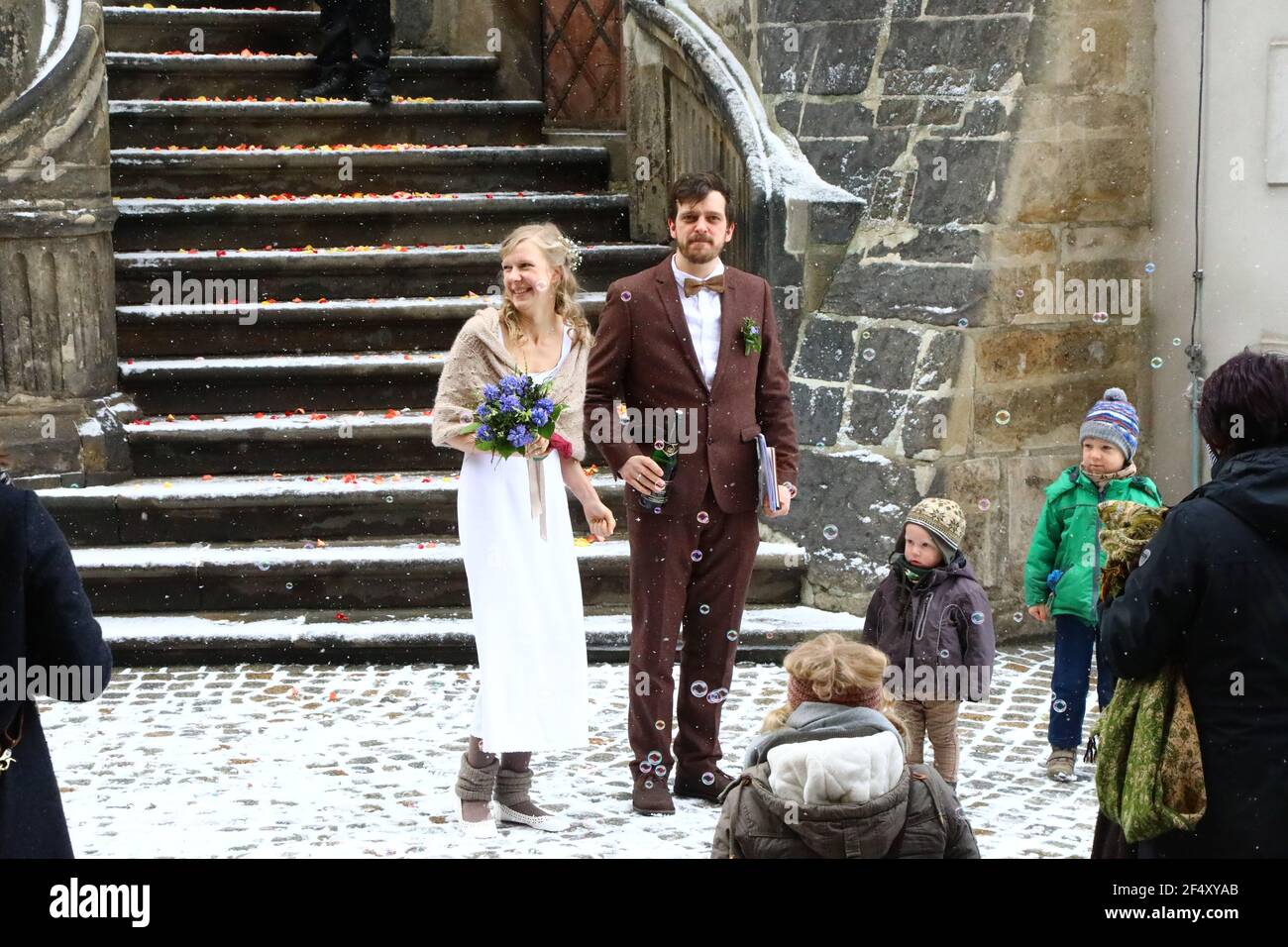 Etwas seltener zu sehen, eine Hochzeit während der Corona Pandemie in Görlitz am 20.03.2021 Stockfoto