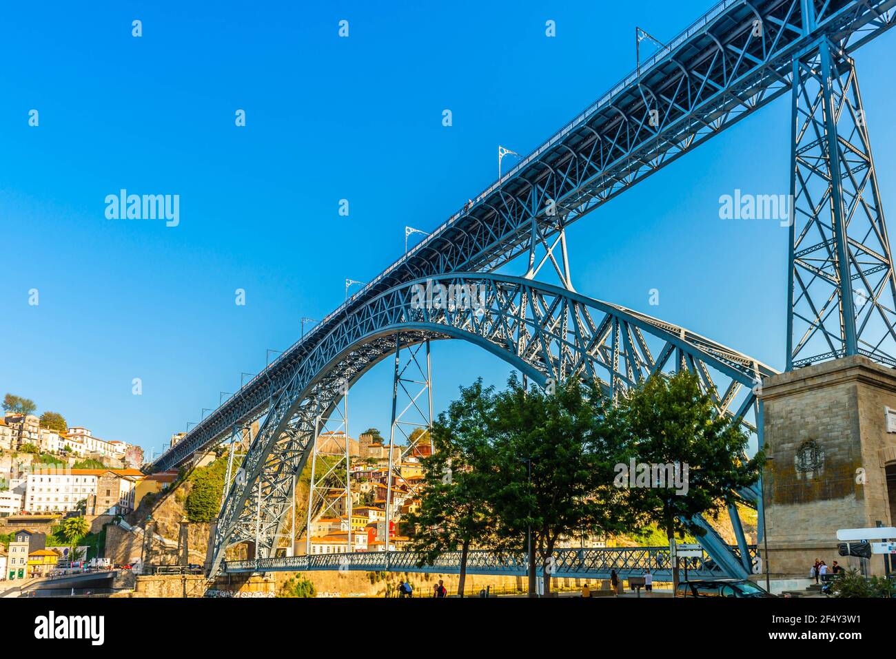 Dom Luis I Stahlbrücke am Douro Fluss in Porto, Portugal Stockfoto