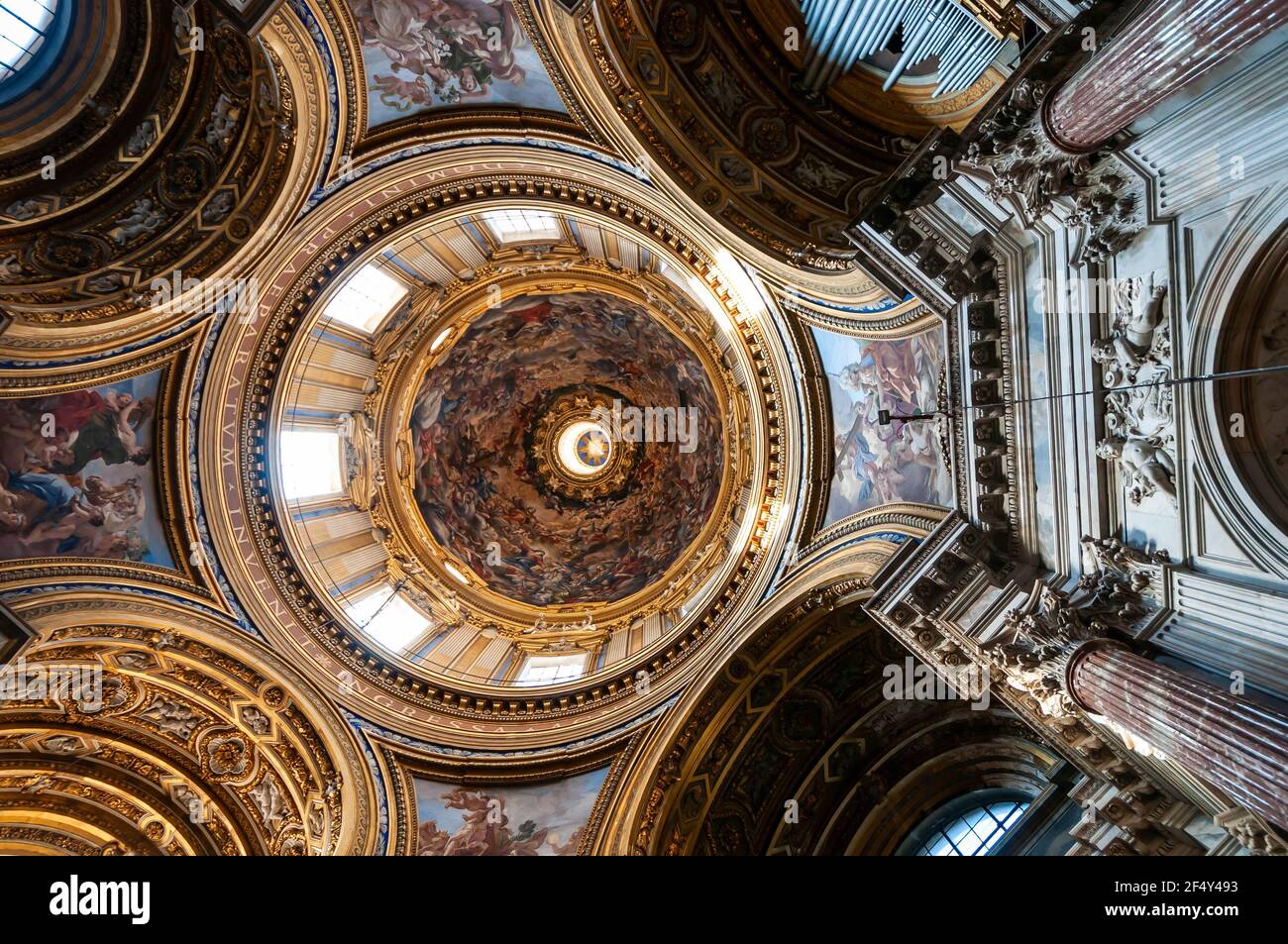 Die Decke der St. Agnes Kirche in Agone Piazza Navona in Rom in Latium, Italien Stockfoto