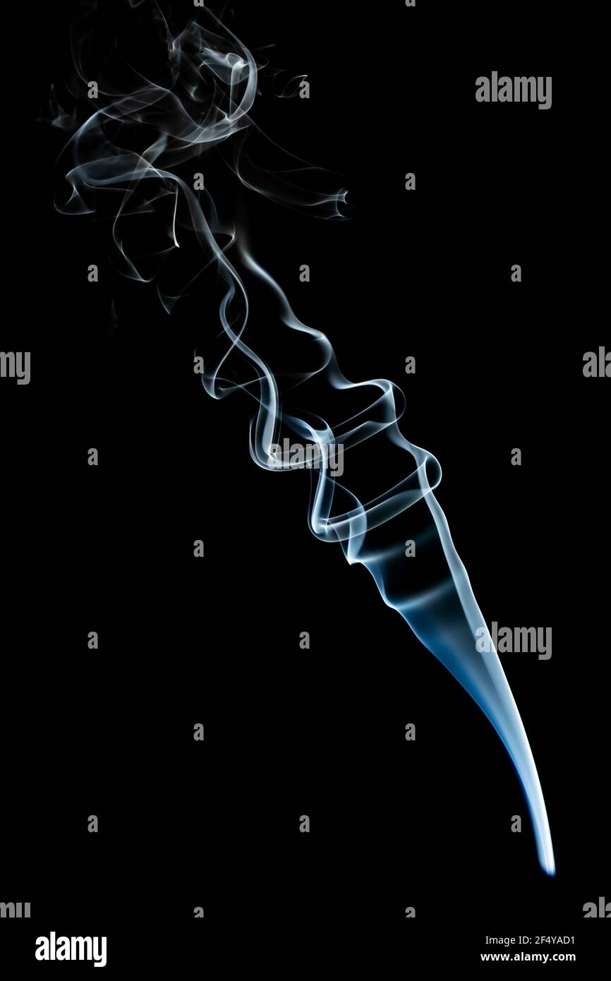 Graue Rauche abstrakte Textur, isolierter Effekt mit dunklem Hintergrund Stockfoto