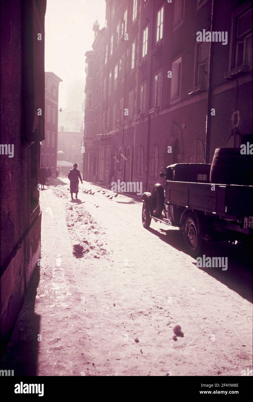 Landsberg am Lech. Alte Bergstraße im Winter Stockfoto