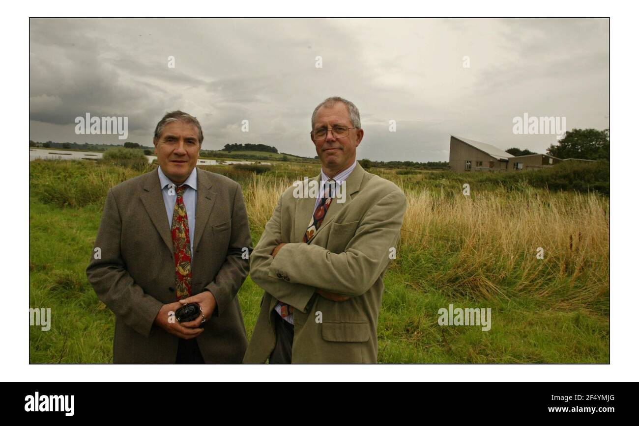 Tim Appleton und Martin Davies, die die BIRDFAIR...19 bis 21 Aug im Anglian Water Birdwatching Centre, Egleton Nature Reserve, Rutland Water.Pic David Sandison 19/8/2005 Stockfoto