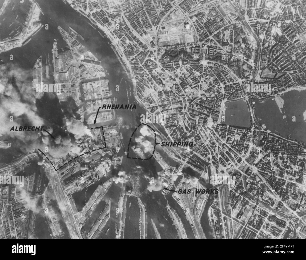 Bombardierung der Werke Hamburg-Rhenania-Ossag und Abrecht durch US-amerikanische Schwerbomber im Zweiten Weltkrieg Stockfoto