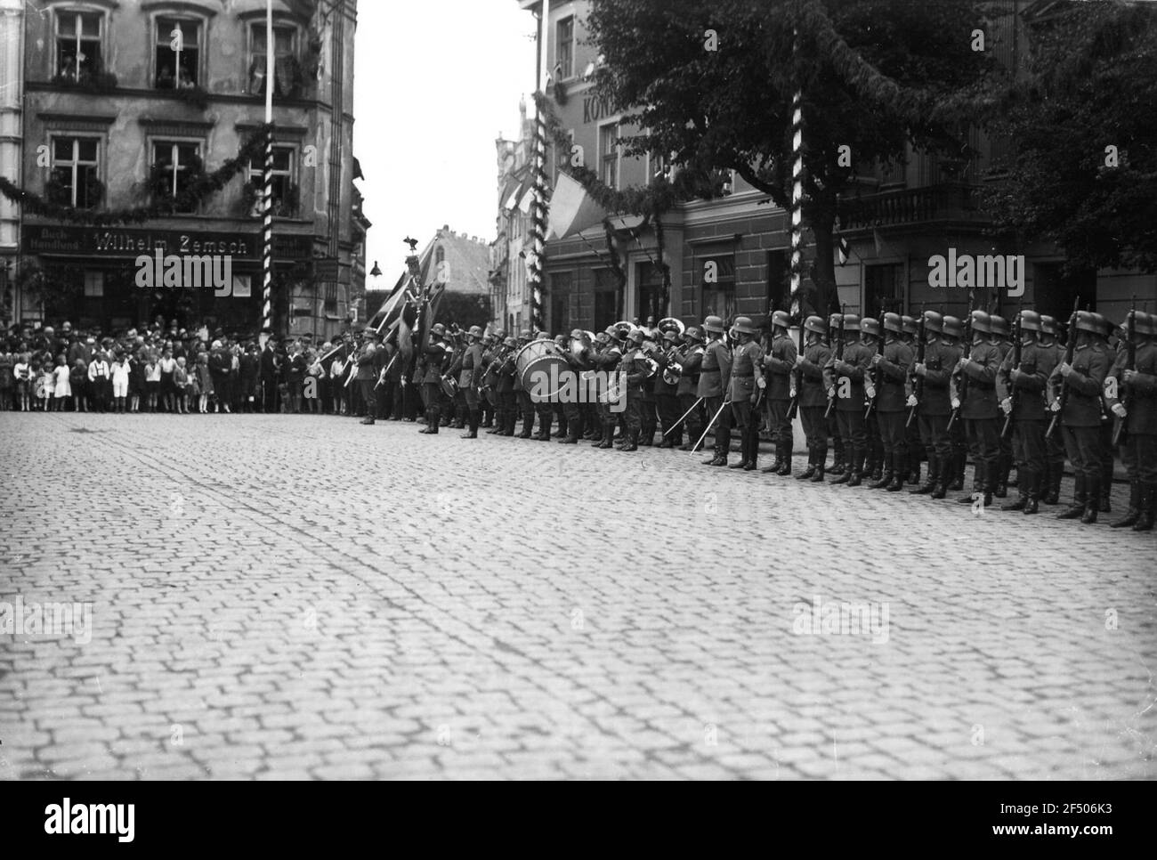 Reichswehr-Parade anlässlich der Wallenstein-Feier 1928 (300th. Jahrestag der Belagerung von Stralsund durch Wallenstein) Stockfoto
