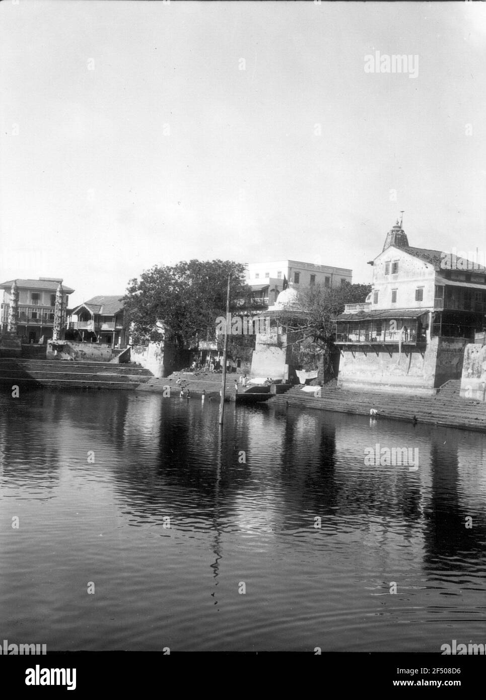 Bombay. Bezirk Walkeshwar. Ghats zum Wasserbecken für rituelle Waschungen Stockfoto