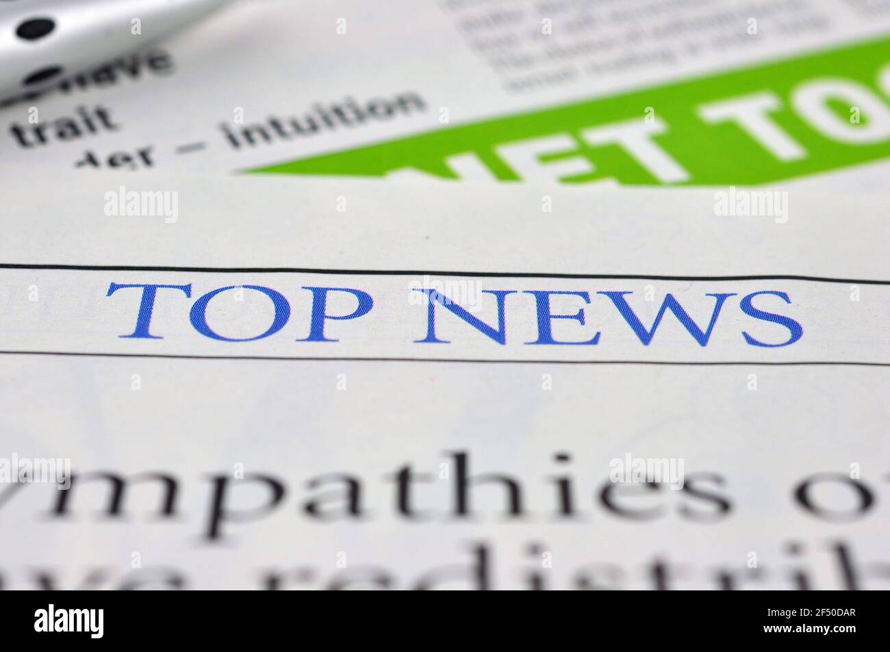 Überschrift A Top-Nachrichten in der Zeitung. Top-News Zu Concept. Makrofoto. Stockfoto