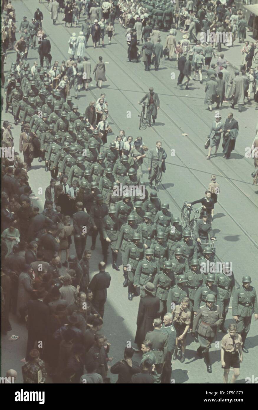 München. März des deutschen und italienischen Faschisten (Wohlbefindens Nähe Station Platz) Stockfoto