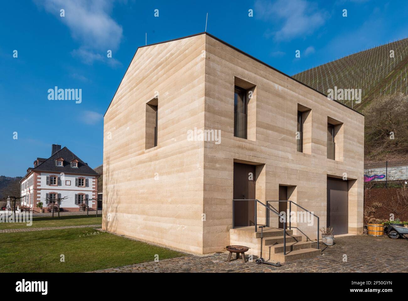 Weinarchitektur im Moseltal, Deutschland Stockfoto