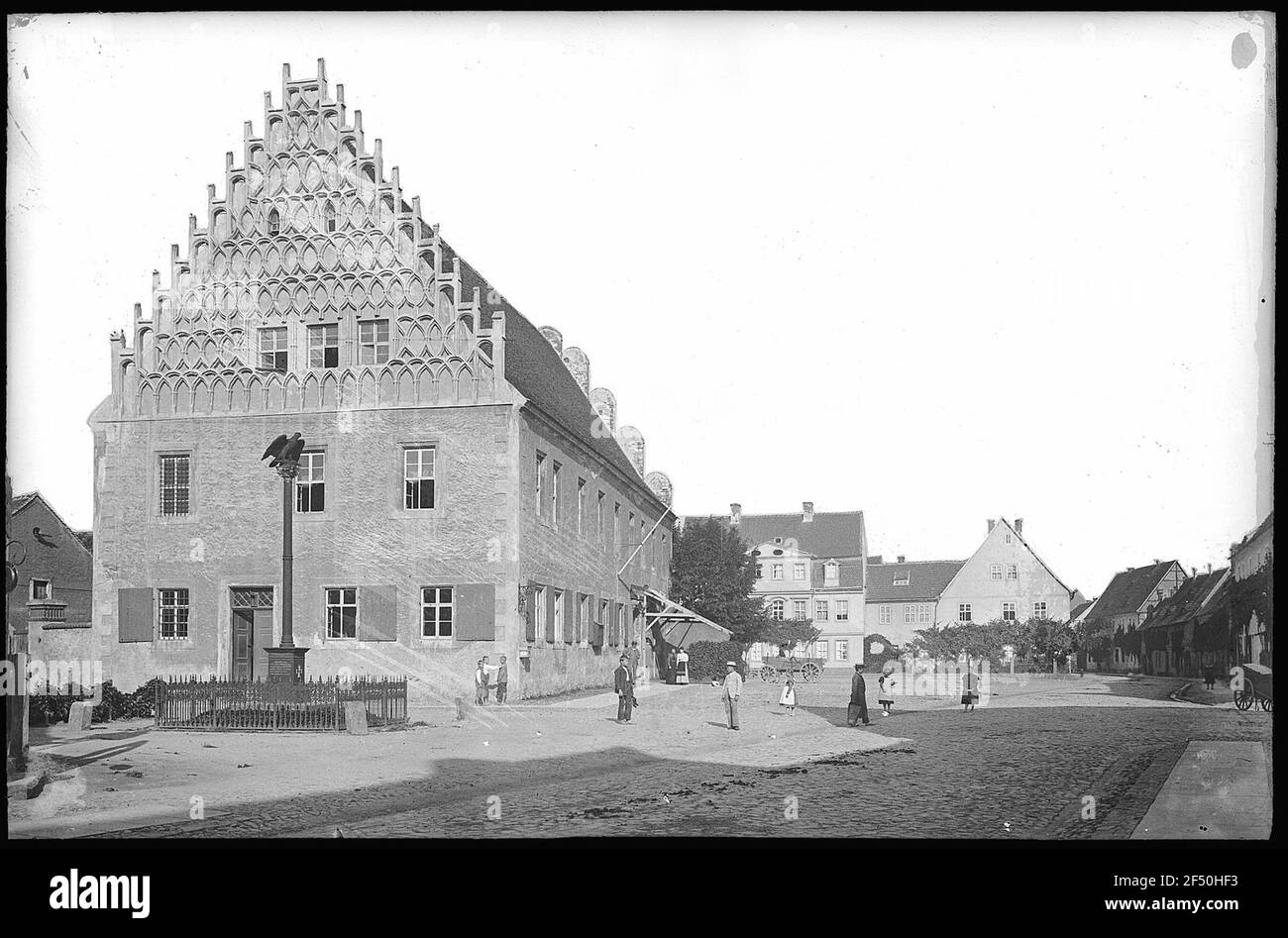 Mühlberg an der Elbe. Rathaus mit Neustädter Markt Stockfoto