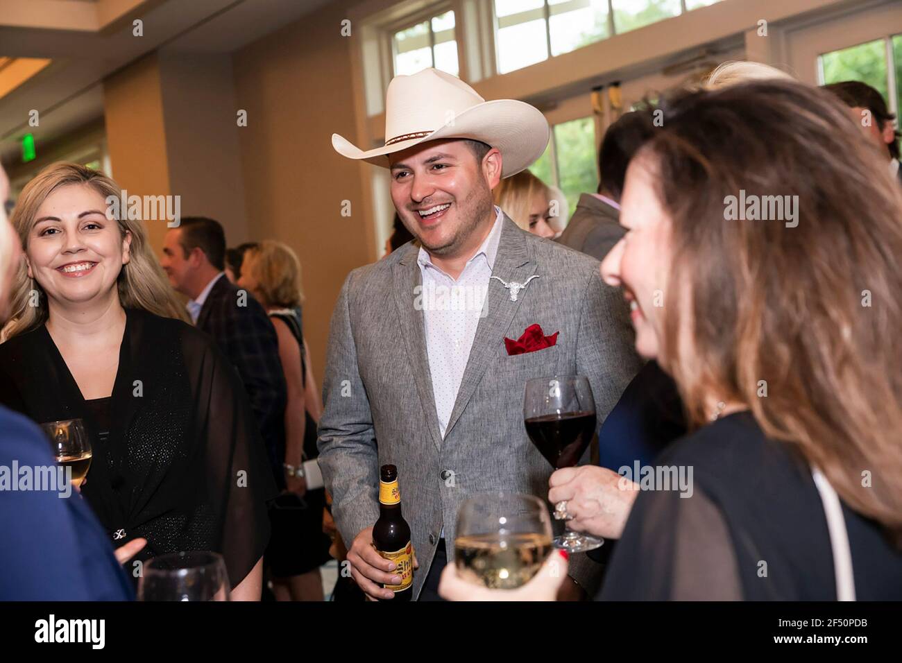 Austin, TX USA 11. Juni 2019: Mitglieder der Texas Land Title Association bei einem Kongress-Empfang. ©Bob Daemmrich Stockfoto