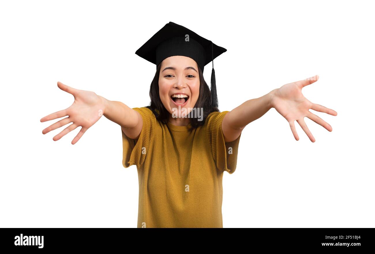 Frau ist glücklich, den Abschluss erreicht zu haben. Konzept des Erfolgs im Studium Stockfoto
