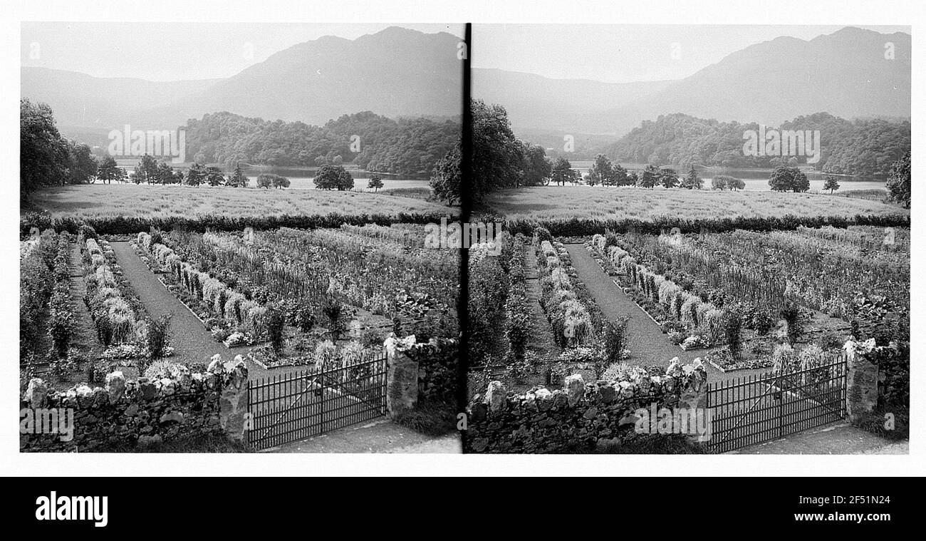 Trossachs / Schottland: Landschaft in der Nähe von Trossachs Hotel mit Pflanzungen Stockfoto