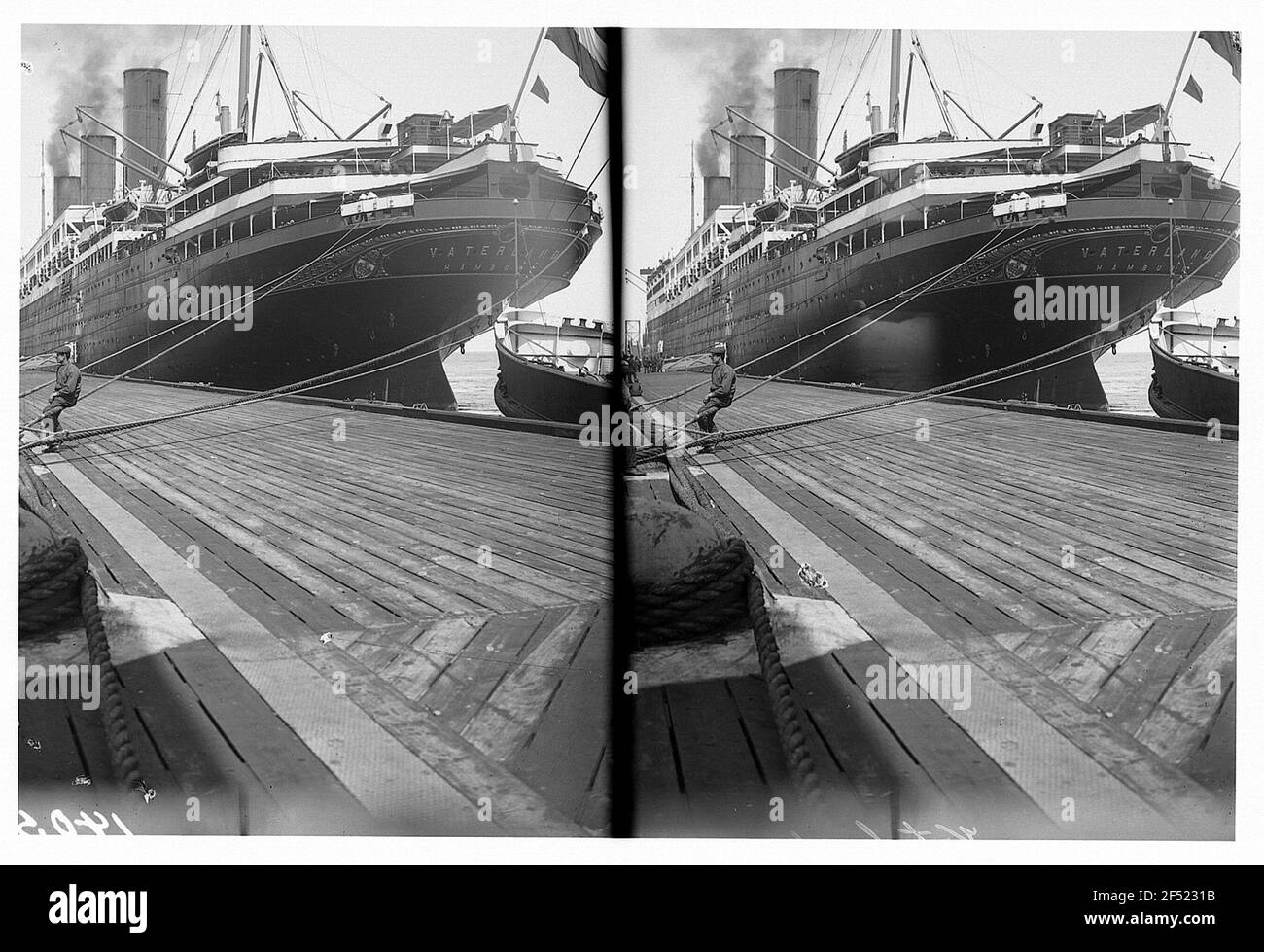 Cuxhaven. Rückansicht des Hochsee-Passagierdampfers 'Vaterland' am Kai (Steuerhöft) Stockfoto