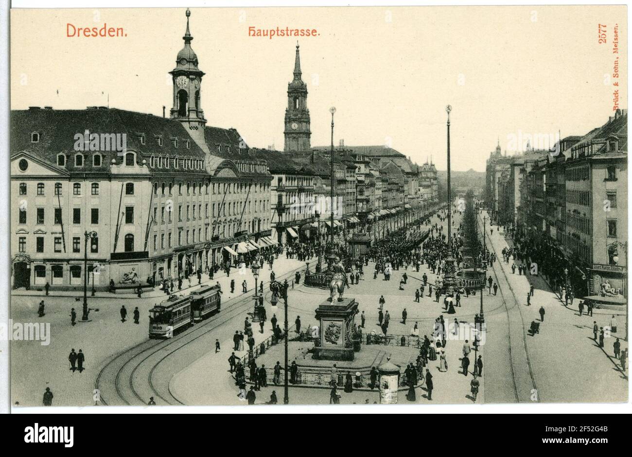 Hauptstraße Dreikenigskirche, goldener Reiter und Straßenbahn Dresden. Hauptstraße, Dre Königskirche, Golden Rider und Tram Stockfoto