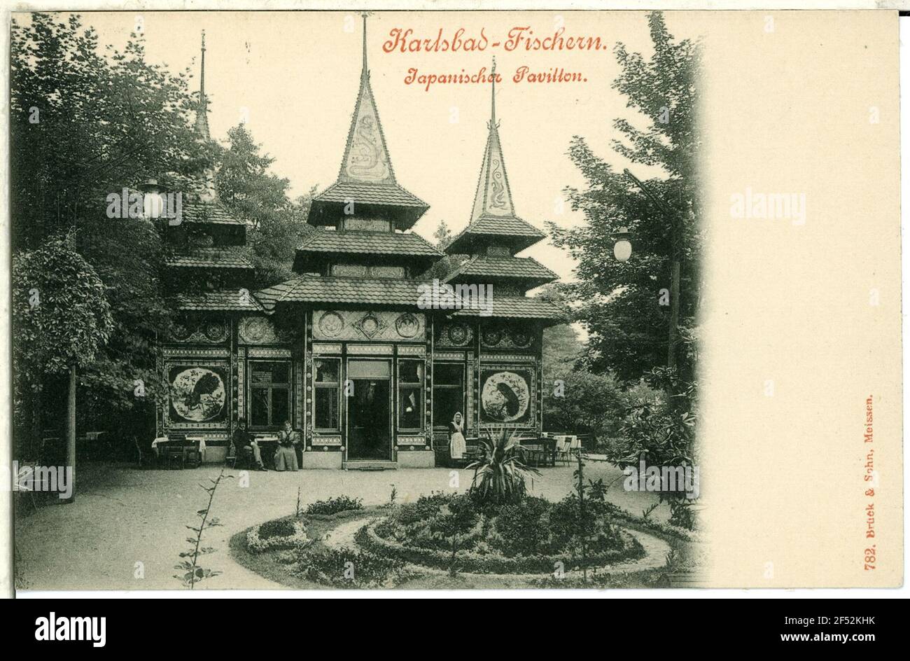 Japanischer Pavillon Carlsbad. Japanischer Pavillon (um 1885) auf der Teichinsel in Fischern Stockfoto