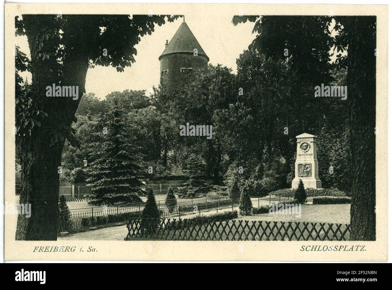 Schlossplatz mit WINKLERDENKMALT Freiberg. Schlossplatz mit WinKlerdenkmal Stockfoto