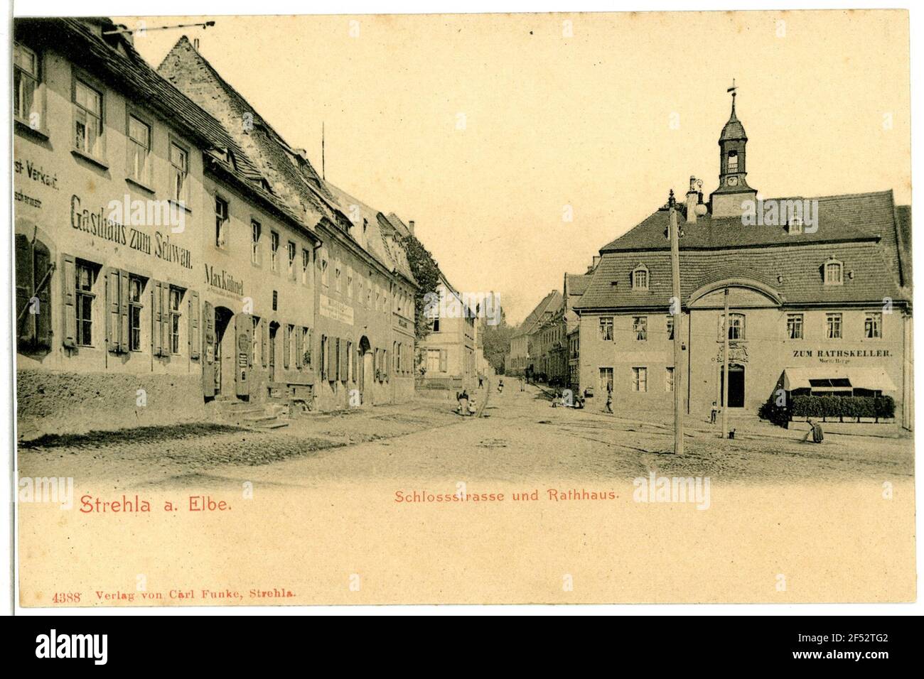 Schloßstraße und Rathaus Strehla. Burgstraße und Rathaus Stockfoto