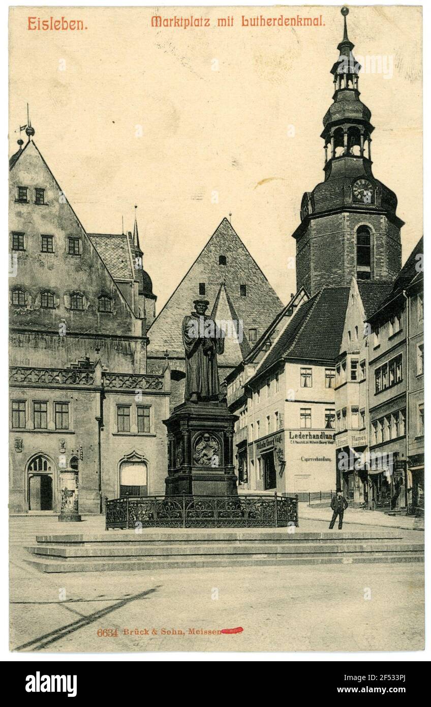 Marktplatz mit Lutherenkmal Eisleben. Marktplatz mit Lutherenkmal Stockfoto