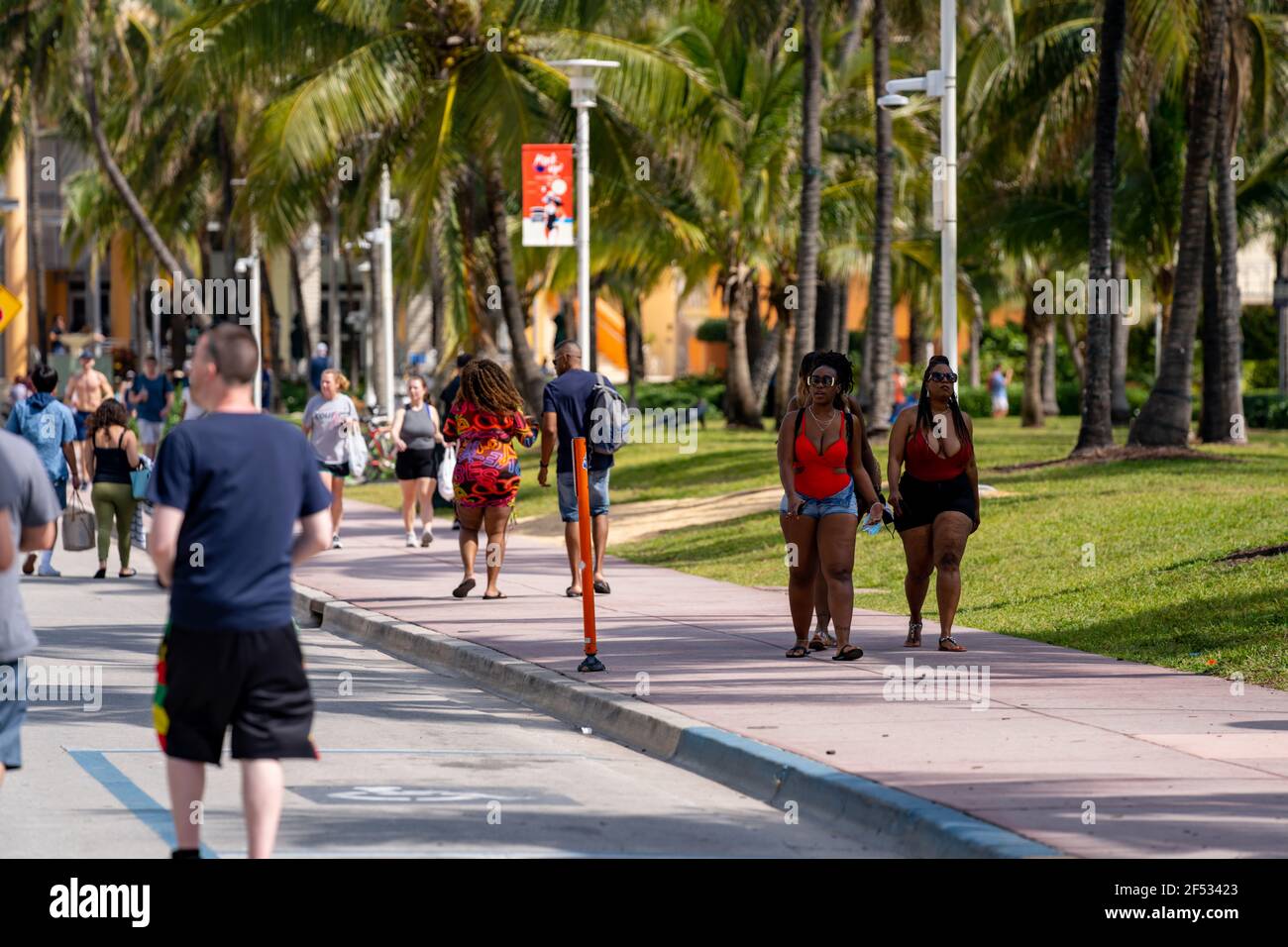 Freunde in Miami Beach für 2021 Frühlingsferien Stockfoto