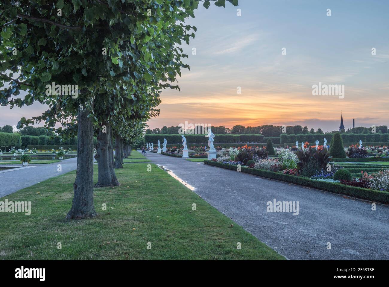 Geographie / Reisen, Deutschland, Niedersachsen, Hannover, Herrenhäuser Gärten am Abend, Property-released Stockfoto