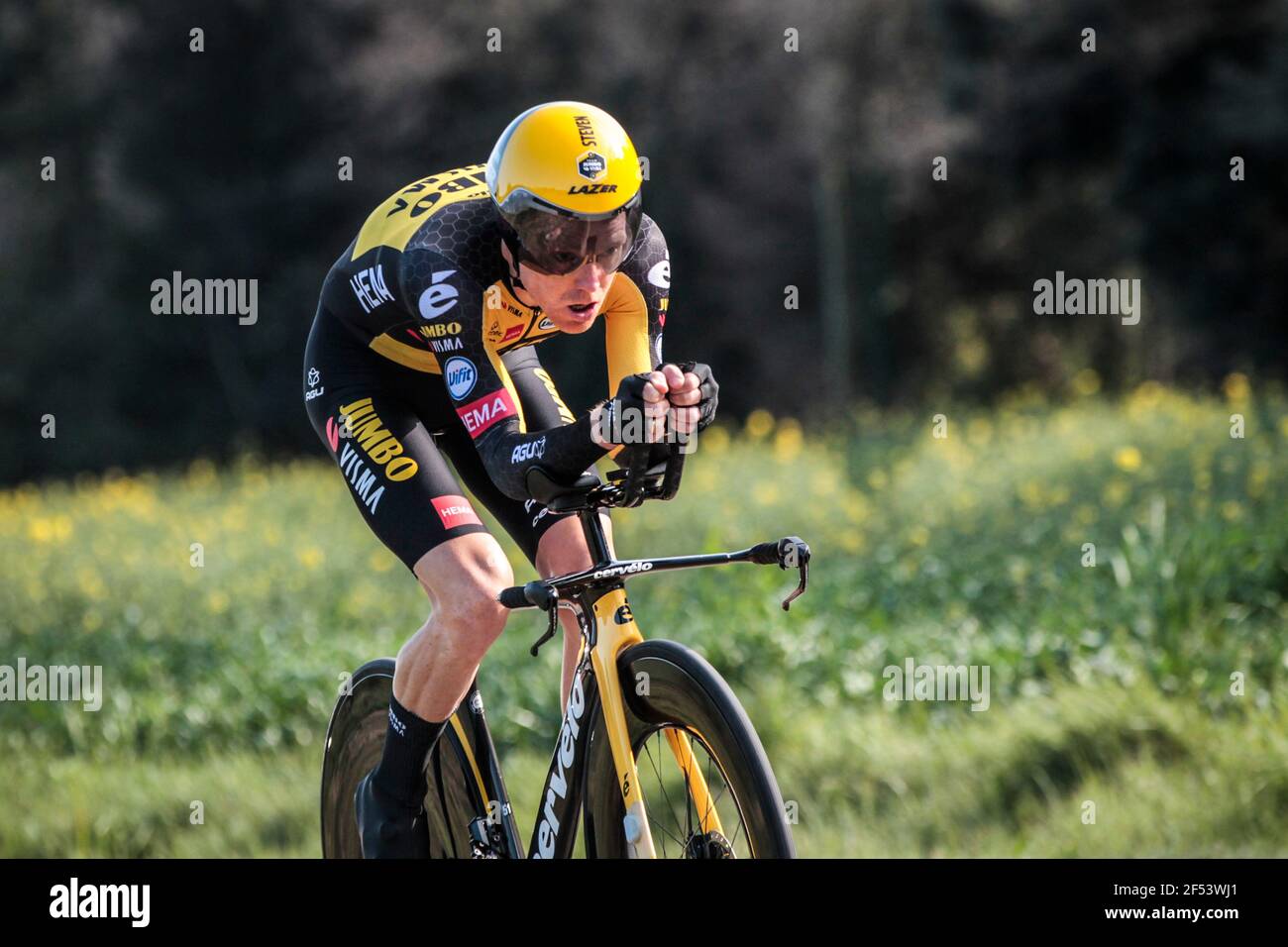 Volta Catalonia 23.3.2021- Steven Kruijswijk fährt für das Team Jumbo–Visma beim 18,5-km-Zeitfahren in der Nähe von Banyoles, Spanien Stockfoto