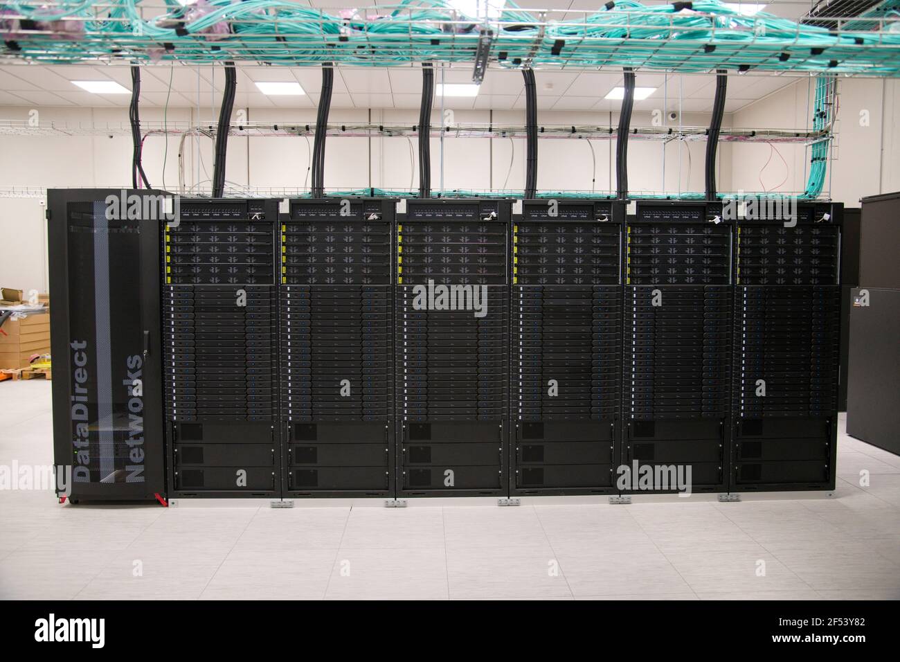 Sofia, Bulgarien - Mär 23 2021: Installation des Supercomputers im Technologiepark Sofia - dem größten in Osteuropa. Überblick. Stockfoto