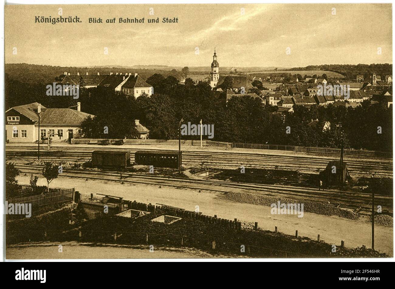 Blick auf den Bahnhof und die Stadt Königsbrück. Blick auf den Bahnhof und die Stadt Stockfoto
