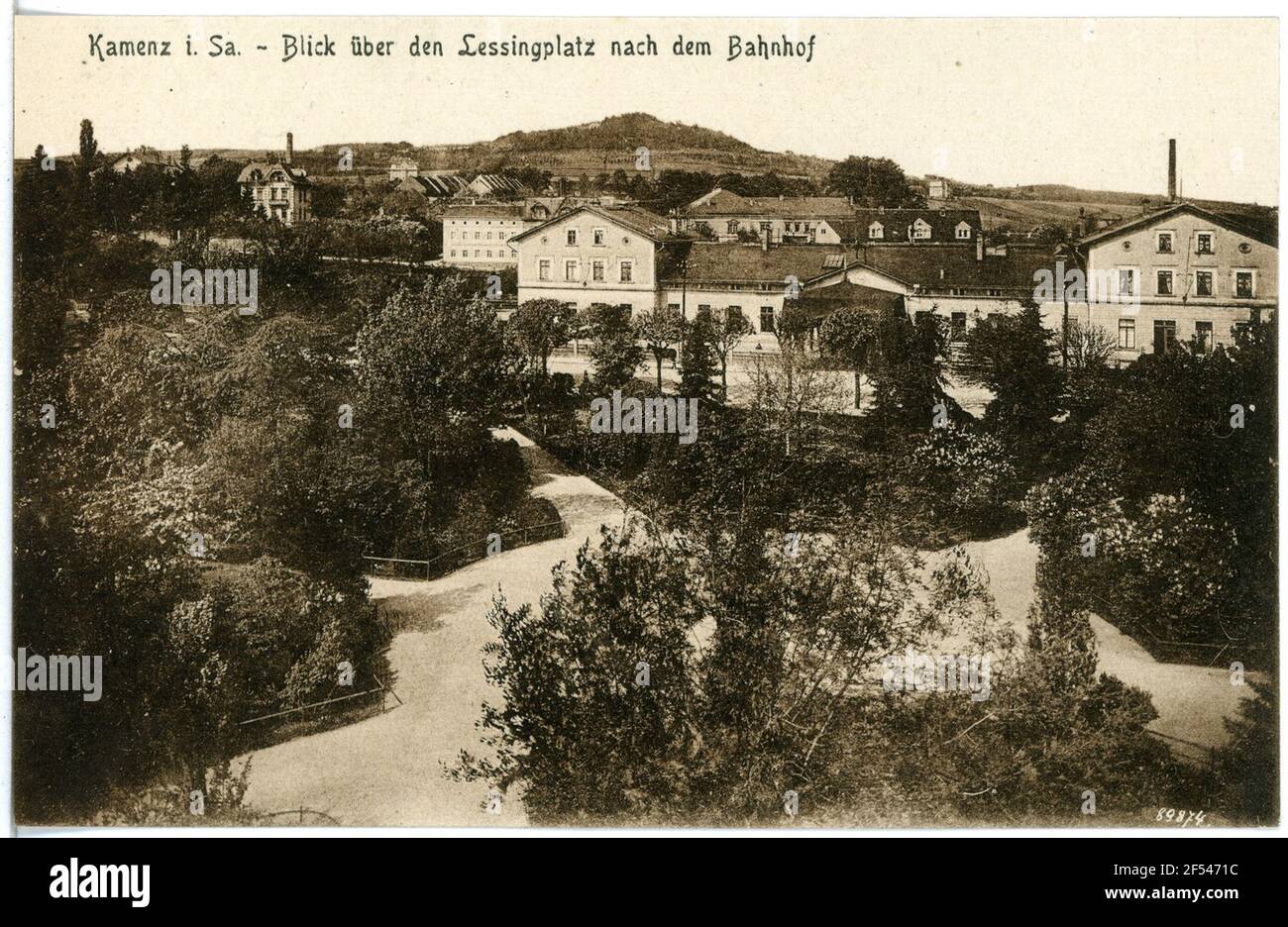 Blick über den Lessingplatz mit dem Bahnhof Kamenz. Blick über den Lessingplatz mit dem Bahnhof Stockfoto