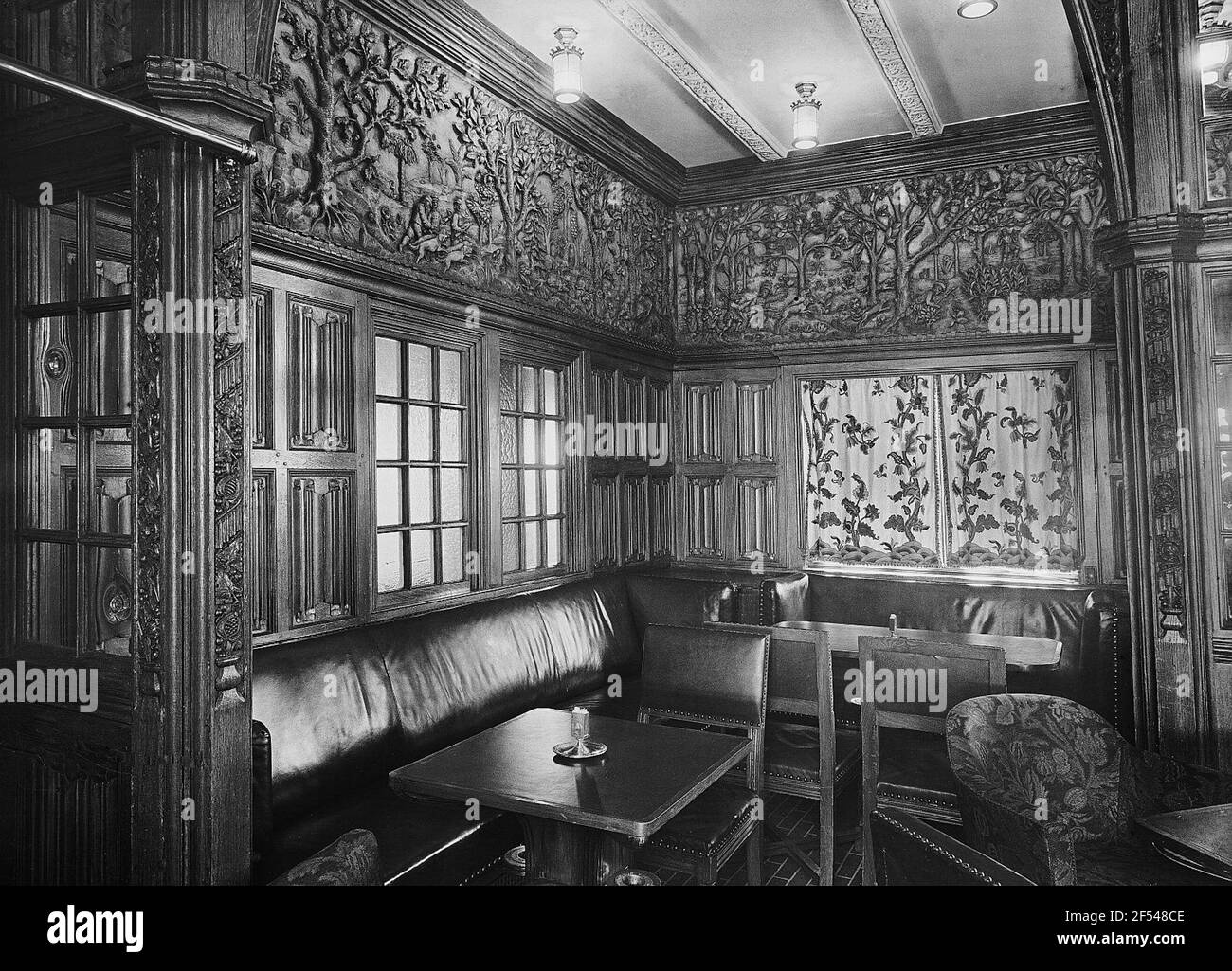 Sitzbereich des Salons ​​a des Passagierdampfers Kaiser Sitzbereich des Salons ​​a des Passagierdampfers Kaiser Stockfoto