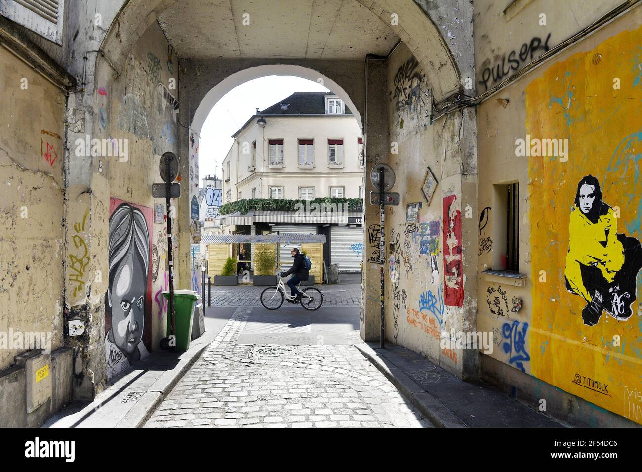 Street Art in der Passage des Abbesses - Montmartre - Paris - Frankreich Stockfoto