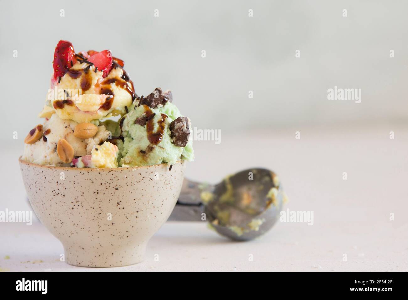 Eis mit verschiedenen Früchten Stockfoto