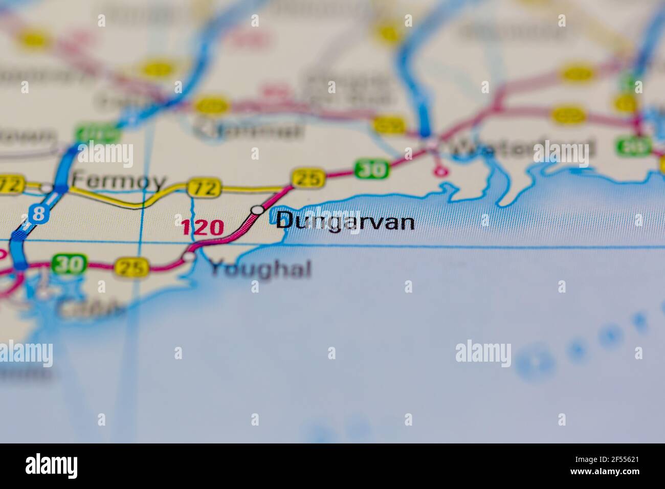 Dungarvan wird auf einer Geografie- oder Straßenkarte angezeigt Stockfoto